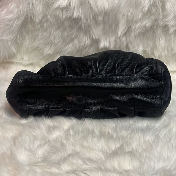 B. Makowsky Leather Shoulder Bag B30 - Picture 8 of 12